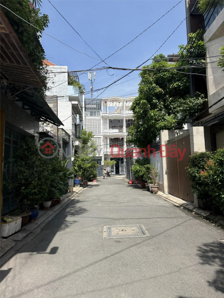 đ 11.2 Billion **House for sale in Banh Van Tran commune, ward 7, Tan Binh (4*24) 3 floors, beautiful house