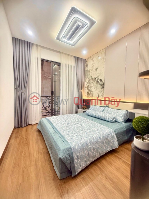 bán nhà ngọc khánh 35m x4 tầng 9,9 tỷ ngõ thông,ba gác tránh,full nội thất _0