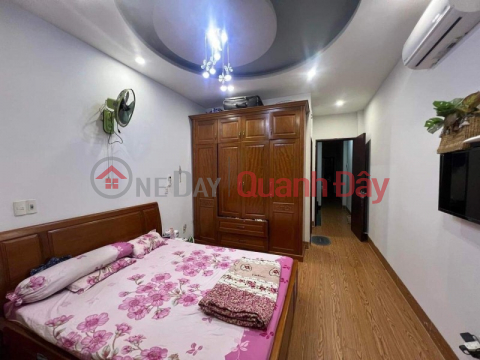 ► House next to Trung Queen Front, 6m, 72m2, 3 clean and beautiful floors, about 4 billion _0