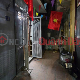 Whole house for rent in lane 162 Dong Thien, 30m² × 4 floors, 3 bedrooms, 8 million _0