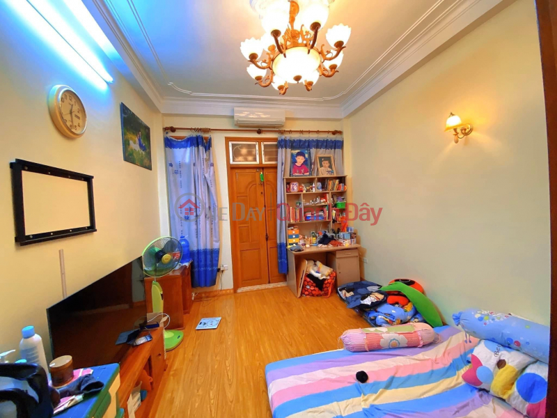 Selling house in Yen Hoa, Cau Giay for 6 billion - Farm lane 50m2, 4T, 3-car garage Sales Listings