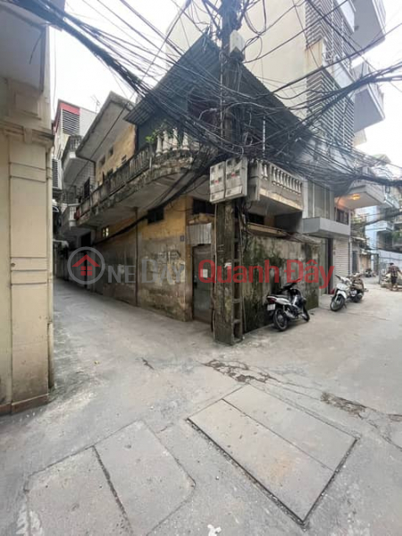 Vinh Dien House for Sale Corner Lot 42m2 Frontage 4.5m Price 11.8 Billion Car Parking 30m Door to Street Sales Listings