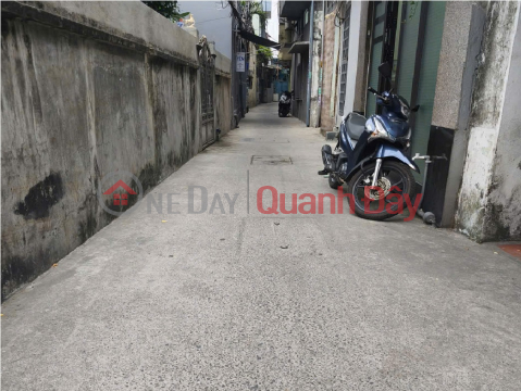 ► House near Le Duan Street, 40.2m2, 4m wide, wider at the back, 2 clean floors, 2 bedrooms, 2 bathrooms, slightly over 3 billion VND. _0