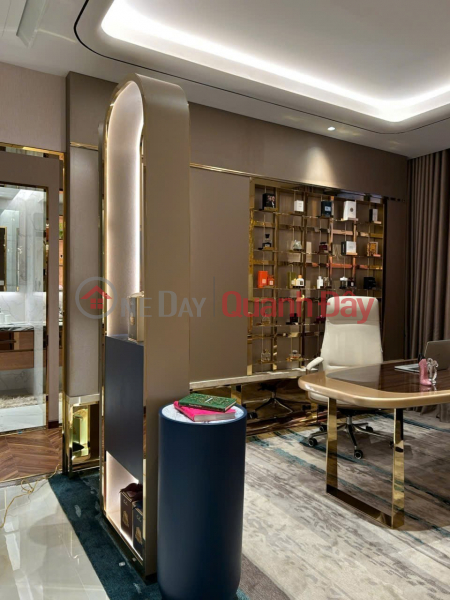 Secure a prime location at a great price at The Emerald Boulevard, facing National Highway 13 in Ho Chi Minh City. Sales Listings