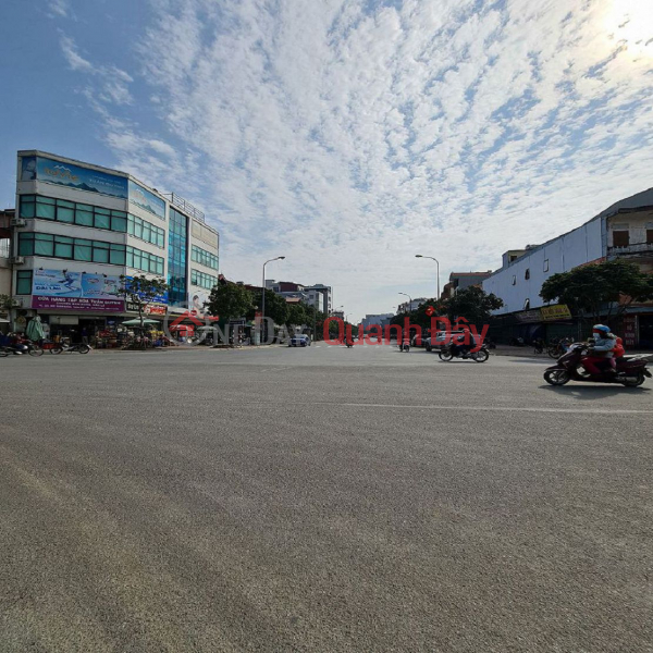 Land for sale, 45m2, in Trau Quy, Gia Lam, Hanoi, accessible by 16-seater cars, price just over 7 billion VND. Contact 989894845 Vietnam Sales đ 7.9 Billion