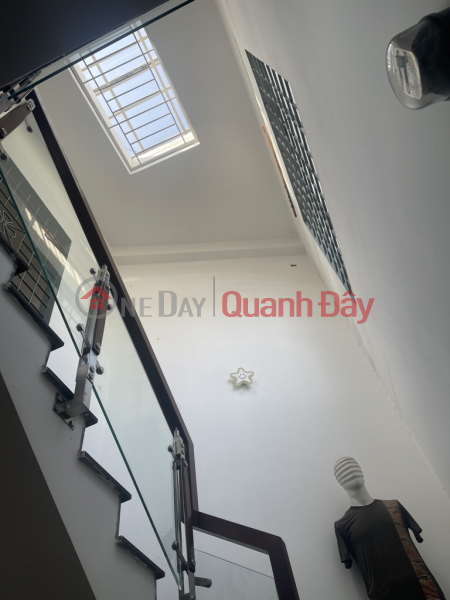 đ 8 Billion House on Hoang Hoa Tham Street - K300 - Tan Binh District - 7.5x15x5 floors - Just over 8 billion VND - 6m wide alley