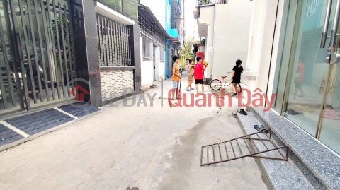 Land for sale in alley near Thien Loi - Truc Cat intersection, 80m wide, 5m frontage, price 34 million\/m _0