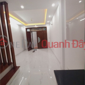 House for sale on Lac Long Quan street, Tay Ho 37m2, price 12.6 billion. Contact: 0946909866 _0