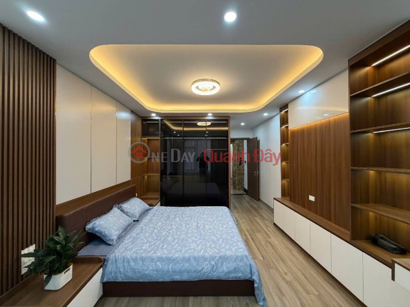 Lac Long Quan Street, 40m x 7 floors, elevator, 17.5 billion VND - 10m from the main street, parking available. | Vietnam Sales, đ 17.5 Billion