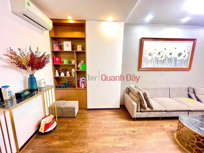 đ 6.5 Billion Dao Tan Street, just over 6 billion, has a beautiful house like the picture in a block of 7 adjacent houses with a large, clean common yard.