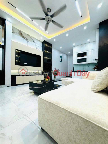 NGUYEN DINH HOAN 32M x 5 FLOORS - 4M FRONTAGE, NEXT TO STREET, ALLEY - PRICE 8.4 BILLION Sales Listings