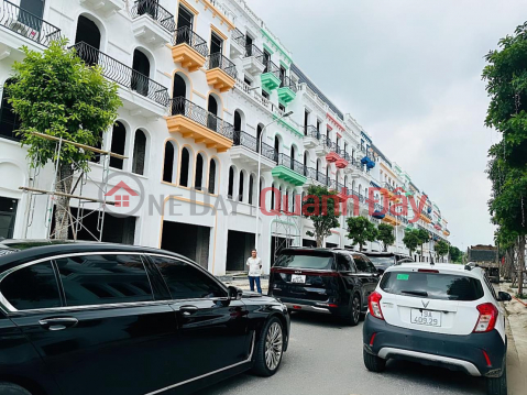 Super Product Shophouse in Vinh Yen city center only 2.6 billion\/unit. Get the house right away. Red book handed over _0