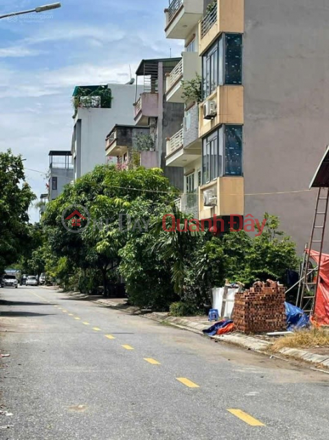 NHÀ CHÍNH CHỦ MỚI XÂY - GIÁ TỐT - Vị Trí Đẹp tại đường Nguyễn Văn Cừ, Long Biên _0