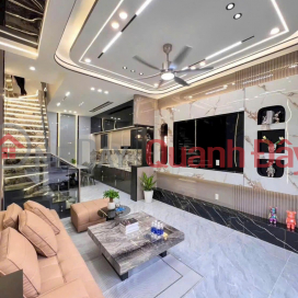 BEAUTIFUL HOUSE - GREAT PRICE - OWNER SELLING QUICKLY - HOUSE IN A PRIME LOCATION IN THU DAU MOT CITY, BINH DUONG PROVINCE. _0
