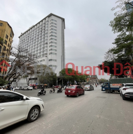 Selling a 4-storey house on Le Duan street, Dong Da, 72m2, 30m2 from the car, 5 billion VND _0