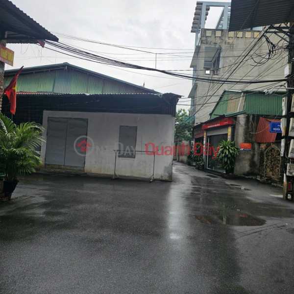 You need a road for 3 cars to avoid each other in Phu Khe.. TU Son. For just over 1 billion, you can own a commercial plot of land. Sales Listings