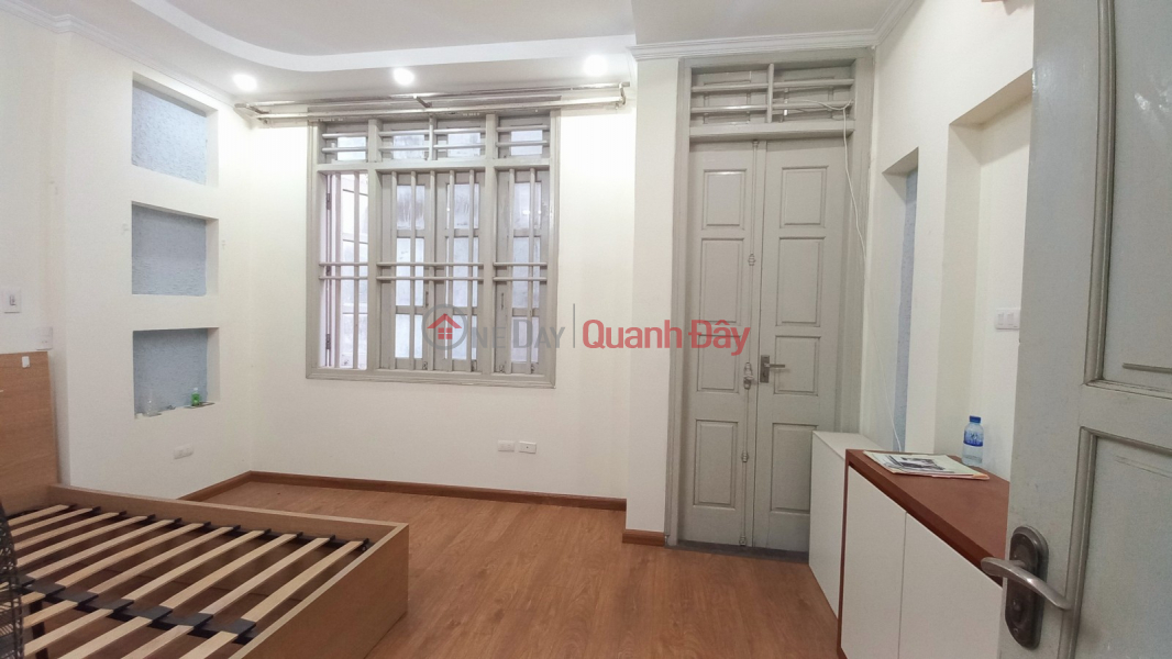 Beautiful house for sale on Khuong Dinh street Car park at gate 54m2 5 floors MT 5m only 5.95 billion. Sales Listings