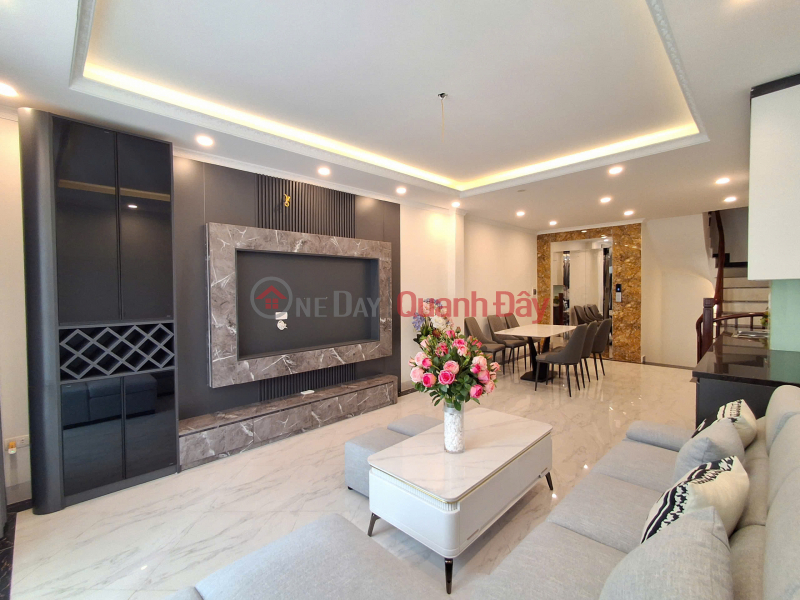 Beautiful house in a subdivided area, car parking right at the door - fully furnished, 45m2 x 6 floors, 4.1m frontage, 11.4 billion VND. Sales Listings
