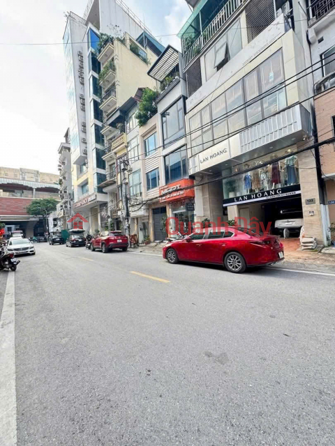 CENTRAL STREET FRONT - SIDEWALK - GOLDEN LOCATION - TOP BUSINESS<br \/> Super product on HOANG CAU street _0