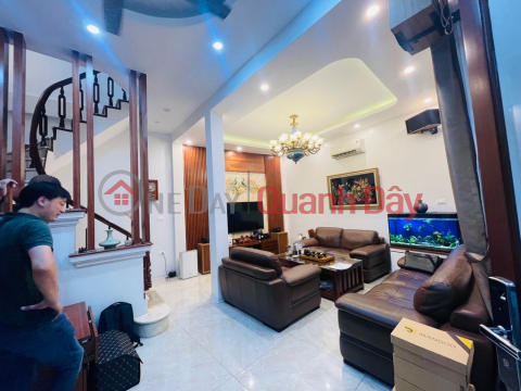 (8.6 billion) THAI THINH HOUSE FOR SALE - DONG DA CENTER - 3 STEPS TO THE STREET - NEAR CAR _0