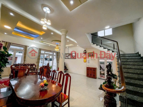 Cho thuê Villa nguyên căn 5 phòng ngủ đường 3/4 phường 3 Đà Lạt giá 18tr _0