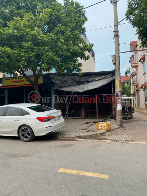 OWNER SELLING VIP LAND - Prime business opportunity - Rare corner plot - 3 spacious street frontages, bustling commercial area. _0