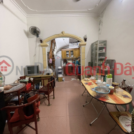 House for sale on Nguyen Dinh Chieu street, 30m2, 4 floors, 4.2m frontage, 10.4 billion VND, wide alley allowing motorbikes to turn around. _0