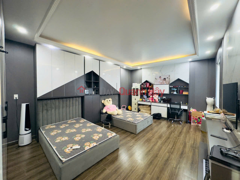 Townhouse in Quan Nam, 80m², 5 floors, elevator, corner plot, like new, price 10.9 billion VND. Sales Listings