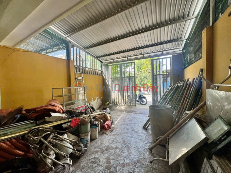 đ 7 tỷ, Nhà Mặt tiền SHR Đ.8m 240m2, Nở hậu – Song Hành Hóc Môn SS