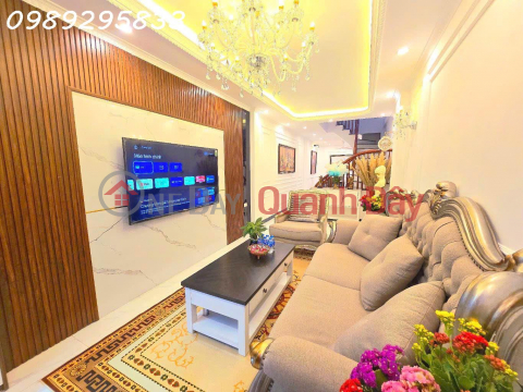 BEAUTIFUL HOUSE AS STABILITY AS A FORT – COMFORTABLE EVERY DAY – CAR ALLEY – NEAR THE LAKE, NEAR AEON – PHUC DONG LONG BIEN _0