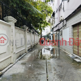 Bán nhà Cấp 4 - DT 81m2 (4 x 20)m - Hẻm xe tải 5m Đường Đô Đốc Long _0