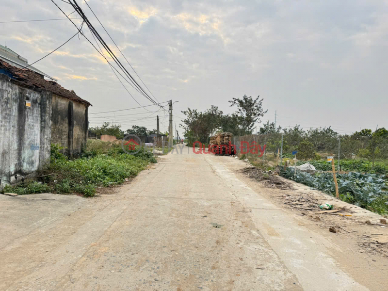 Bán gấp đất Quang Minh - 69M2 - mặt tiền rộng 5.5M - sổ đỏ chính chủ - giá chỉ 2.2 tỷ Niêm yết bán