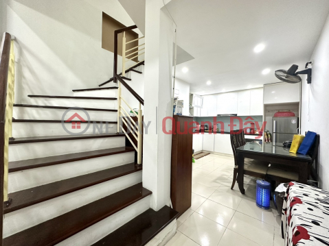Only 1 beautiful house right on Trung Kinh street, Cau Giay, 46m, 5 floors, slightly 6 billion, contact 0817606560 _0