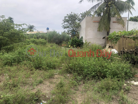 OWNER SELLING 431m2 LAND WITH FULL RESIDENTIAL TITLE DEED, FRONTAGE ON A ROAD WIDE ENOUGH FOR CARS TO PASS IN BINH MY. _0