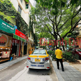 Dinh Cong Urban Area Garage Sidewalk Business Auto Avoid _0