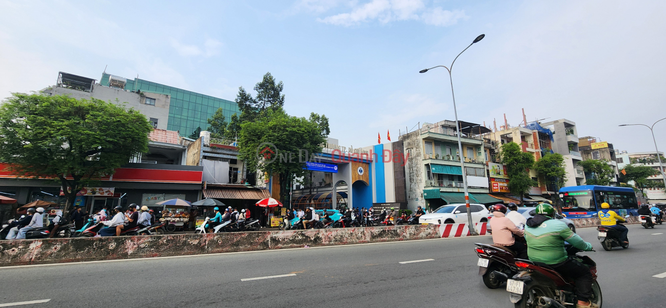 Property Search Vietnam | OneDay | Residential | Rental Listings House for rent on Duong Duc Hien street, 90m², 15 million VND - near University of Industry and Trade - area with many students.