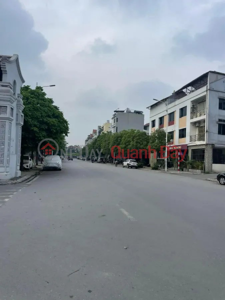 đ 8,2 tỷ LÔ 3 CĂN Ngọc Thụy 40m2,6 tầng, mặt tiền 3.9m, 8.2 tỷ Long Biên