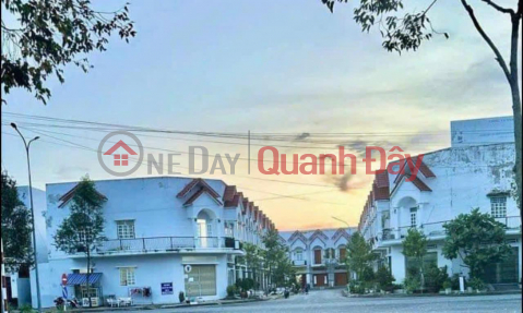 OWNER SELLS HOUSE adjacent to the main road An Duong Vuong and Vo Van Kiet, area 4 _0