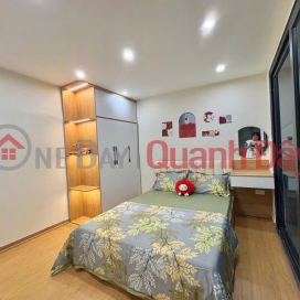 House for sale in Pham Ngoc Thach, car parking at the door, area 90m2, 3 bedrooms, 2 bathrooms. Red book ready for transaction. Contact _0