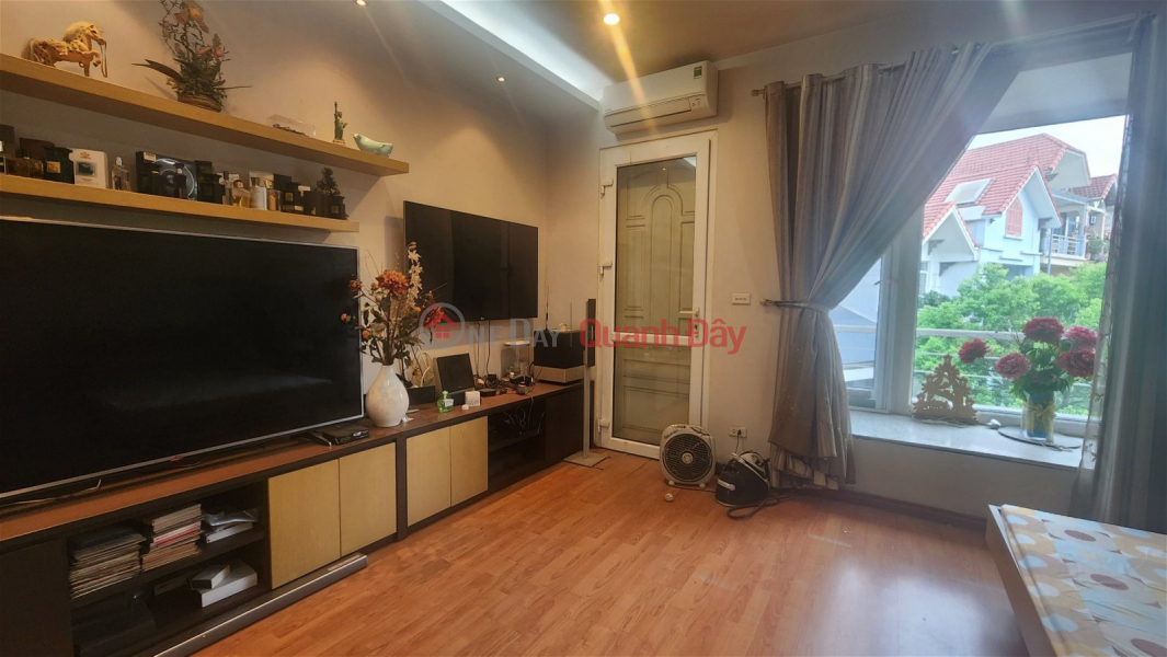 ₫ 22.5 Billion, Giang Vo Townhouse for Sale, Ba Dinh District. Book 59m Actual 64m Built 5 Floors Frontage 5.8m Approximately 22 Billion. Commitment to Real Photos