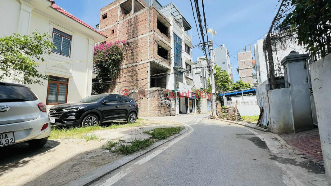 Mini apartment in Long Bien district, 90m x 7 floors, car access, high-class fire protection, cash flow 80 million\\/month Sales Listings