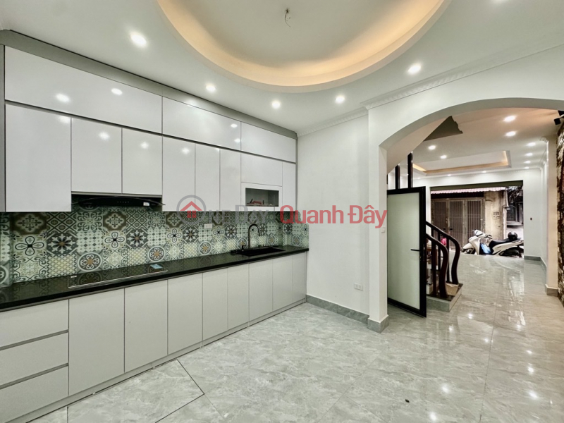 TRAN THAI TONG CAR PASSES HOUSE, ALLEY FOR BUSINESS - 42M 11 BILLION 600 Sales Listings