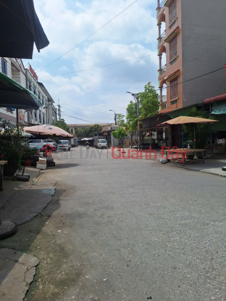 Beautiful house in the heart of Que Vo - Prime location facing the market - Wide road allowing 3 cars to pass side-by-side - Golden location, Vietnam Sales | đ 9.89 Billion