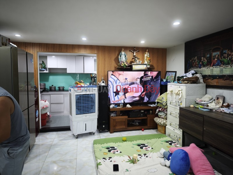 Two-story house for sale in an alleyway near AEON Mall, 1 minute from the beach, 3.25 billion VND, wider at the back. Sales Listings