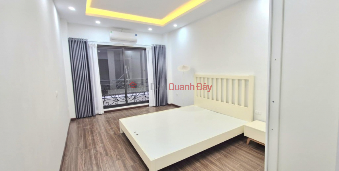 Vị trí trung tâm, ngõ rộng, thoáng, khu dân trí cao, an ninh tốt. Full nội thất: Việt Nam, Bán đ 7,1 tỷ