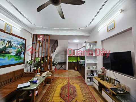 Only over 7 billion urgently selling house in Hoang Hoa Tham, 35m², alley near the street _0