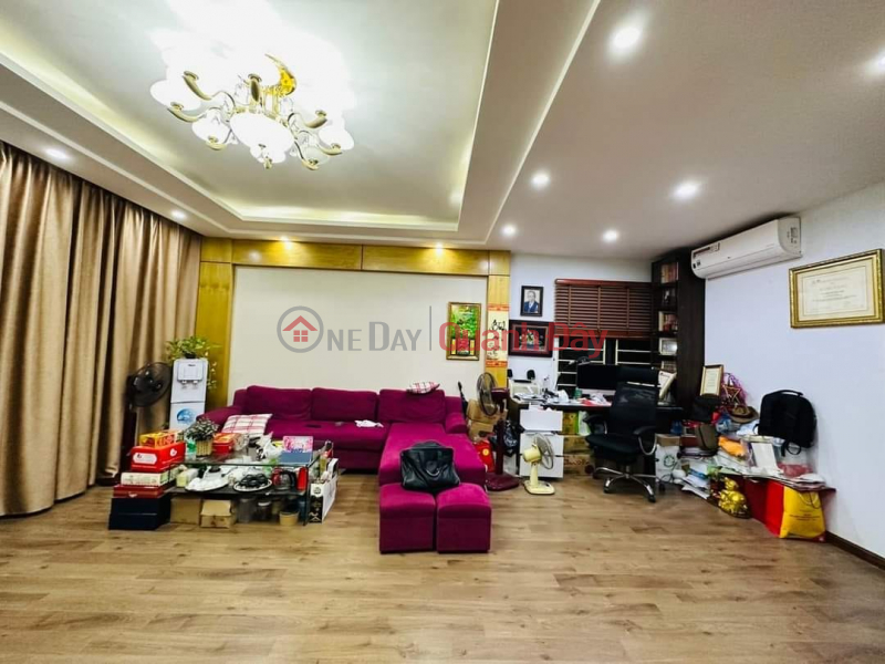 đ 8.2 Billion, House 40m, Building 5 floors on Quoc Tu Giam Street. Extreme Business Corner Lot. Owner Thien Chi Sells House Quoc Tu Director Dong Da.