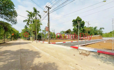 I changed my business so I need money to urgently sell a 300 million land plot in an urban area with full amenities around. _0