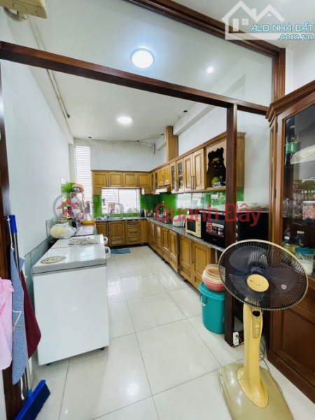 đ 29.5 Billion, Villa on Nguyen Van Troi Street - 7.2*22 meters - 139 m2 - 3 floors - only 29.5 billion VND