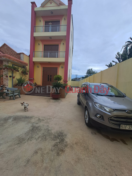 Villa for sale in Thanh Loc 19 car alley, area built with up to 15 floors, new registration 2023, District 12, Sales Listings